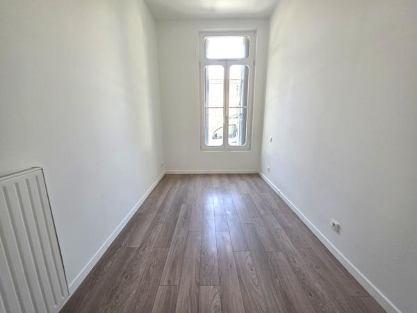 Appartement
                                                                                                                                                                                                                                                                                                                        3 pièce(s)                                                                                                                                                                                                          2 chambre(s)                                                                                                                                                                                                          54  m²