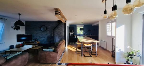 Maison lumineuse, 5 chambres avec piscine et vue sur la nature