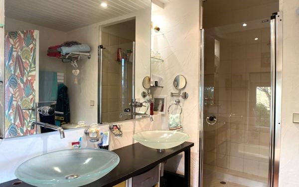 Immeuble à vendre    13 pièces •  Douarnenez