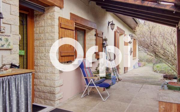 Maison à vendre    3 pièces • 88,48 m2 Saint-Martin-la-Plaine