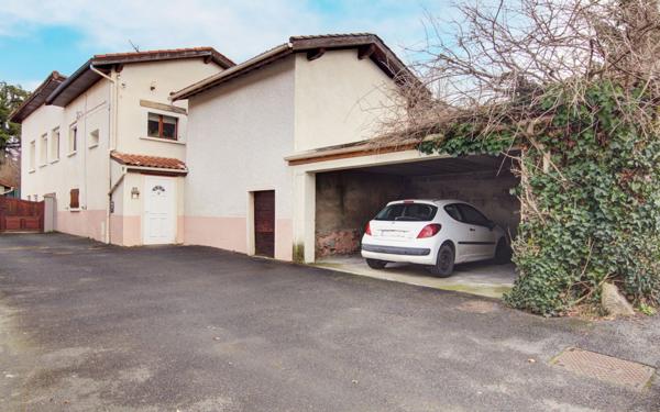 Maison à vendre    3 pièces • 88,48 m2 Saint-Martin-la-Plaine