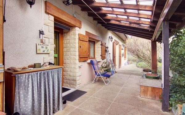 Maison à vendre    3 pièces • 88,48 m2 Saint-Martin-la-Plaine