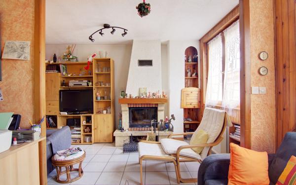 Maison à vendre    3 pièces • 88,48 m2 Saint-Martin-la-Plaine