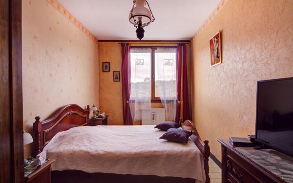 Maison à vendre    3 pièces • 88,48 m2 Saint-Martin-la-Plaine