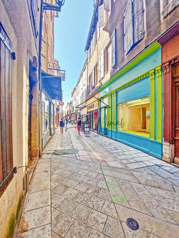 Millau (12100) LOCAL COMMERCIAL HYPER CENTRE - VENDU LIBRE DE TOUTE OCCUPATION