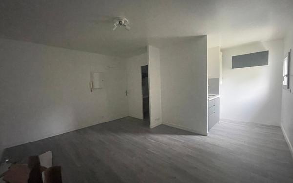 Appartement à louer    1 pièce • 24 m2 Dourdan