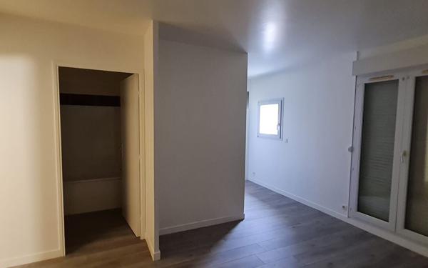 Appartement à louer    1 pièce • 24 m2 Dourdan