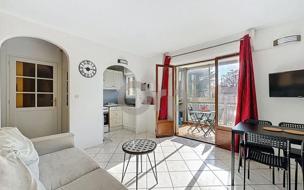Appartement à vendre    2 pièces • 28,06 m2 Fréjus