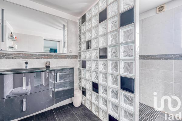 Maison à vendre 6 pièces 125 m² Vaires-sur-Marne