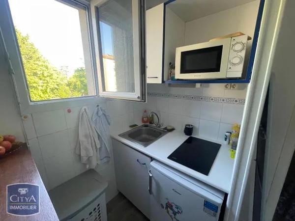 Appartement à louer 1 pièce 24.82m² Poitiers (86000)