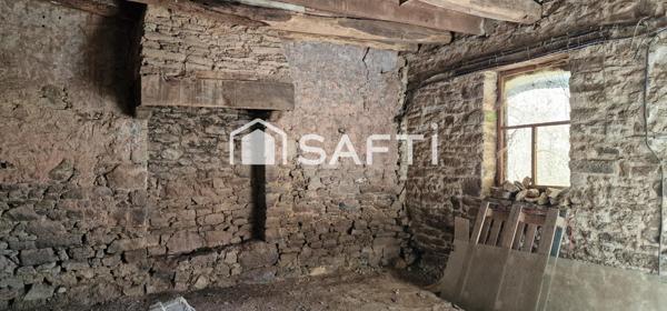 Corps de ferme à rénover sans vis à vis.