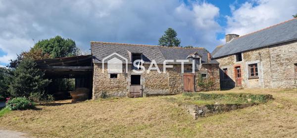 Corps de ferme à rénover sans vis à vis.