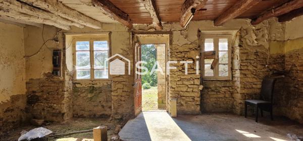 Corps de ferme à rénover sans vis à vis.