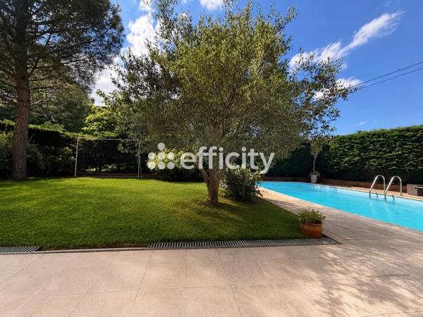 Appartement
         5 pièces
        - 150 m² Exclusivité 550 000 € *