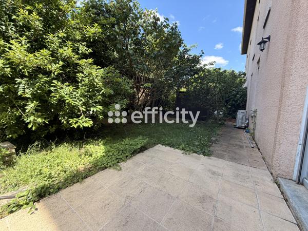 Appartement
         5 pièces
        - 150 m² Exclusivité 550 000 € *