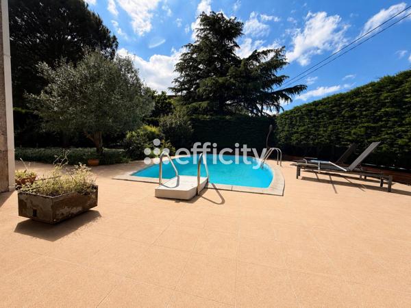 Appartement
         5 pièces
        - 150 m² Exclusivité 550 000 € *