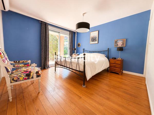 Appartement
         5 pièces
        - 150 m² Exclusivité 550 000 € *