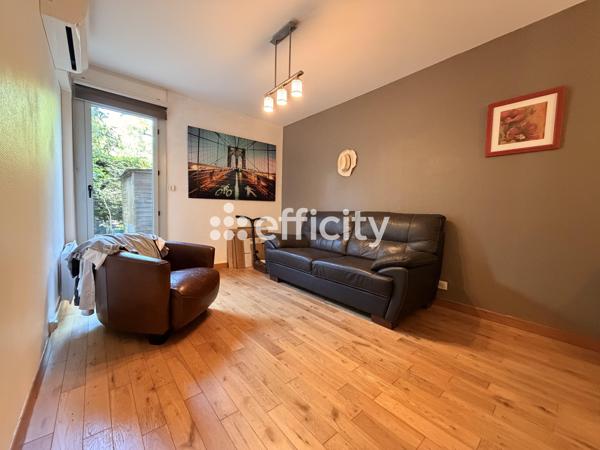 Appartement
         5 pièces
        - 150 m² Exclusivité 550 000 € *