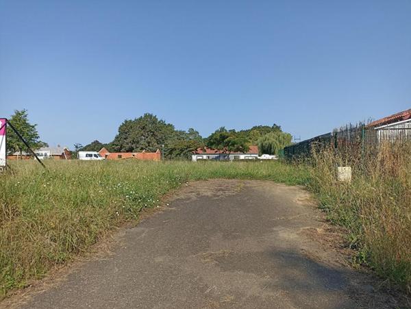 Terrain Poyanne 870 m2