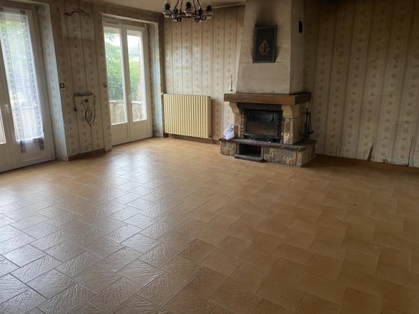 Maison à vendre à Javerlhac-et-la-Chapelle-Saint-Robert (24300) - Dordogne