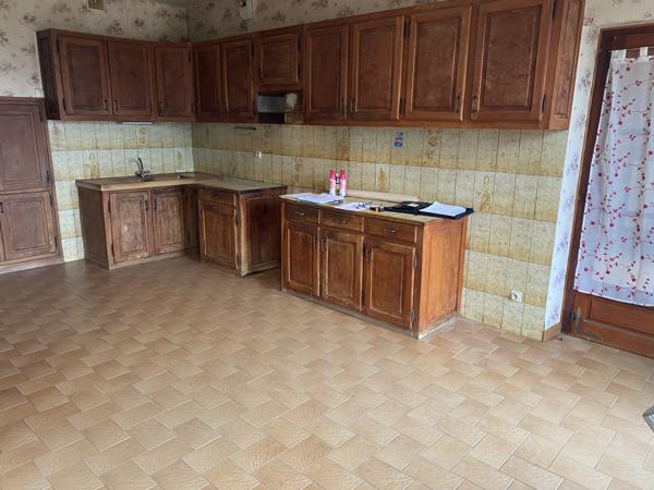 Maison à vendre à Javerlhac-et-la-Chapelle-Saint-Robert (24300) - Dordogne