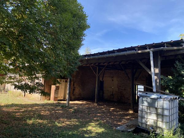 Maison à vendre à Javerlhac-et-la-Chapelle-Saint-Robert (24300) - Dordogne