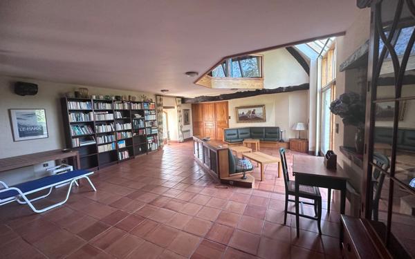 Maison à vendre    5 pièces • 300 m2 Surzur