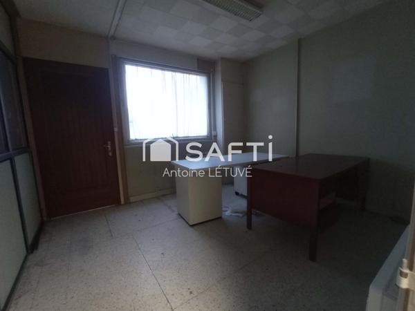 Locaux commerciaux de 352 m² en 2 espaces distincts