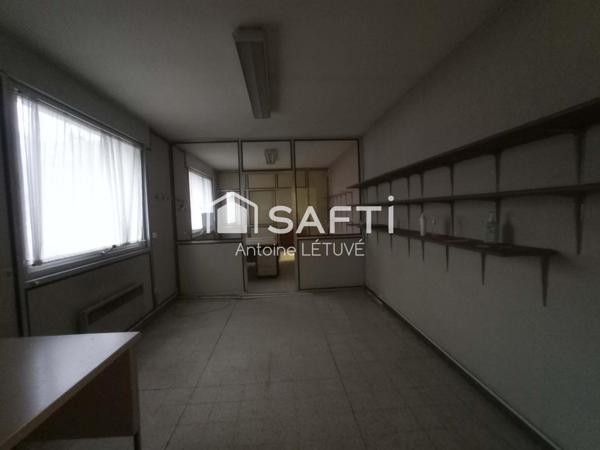 Locaux commerciaux de 352 m² en 2 espaces distincts