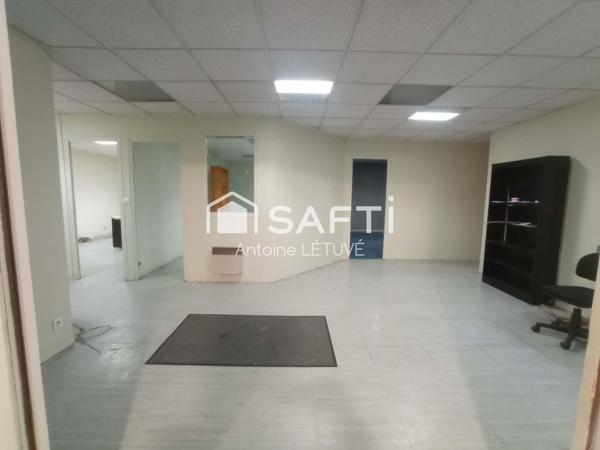 Locaux commerciaux de 352 m² en 2 espaces distincts