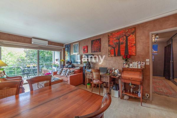 Appartement t2 avec cave et stationnement intérieur