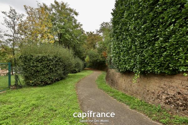 Francheville - Au calme - Maison de 94m² sur parcelle de 615m² avec garage