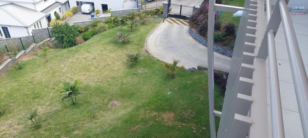 A louer à Saint Leu appartement T4 spacieux récent avec vue mer