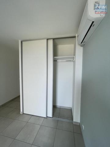 A louer à Saint Leu appartement T4 spacieux récent avec vue mer