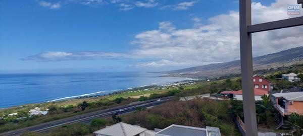 A louer à Saint Leu appartement T4 spacieux récent avec vue mer