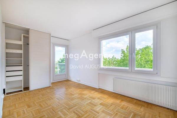 Appartement à ECULLY, 69130 - 5 pièces 120m²