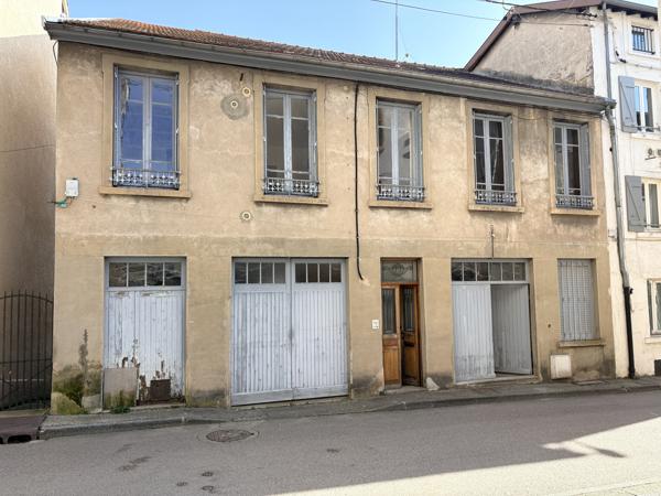 TARARE - QUARTIER DU CHATEAU - IMMEUBLE 110M²