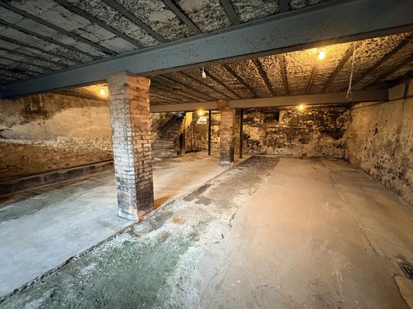 TARARE - QUARTIER DU CHATEAU - IMMEUBLE 110M²