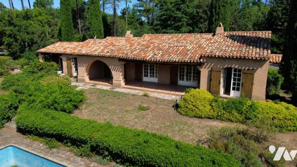 Le Muy – Villa provençale de plain-pied avec piscine et studio au Domaine Les Charles