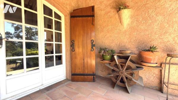 Le Muy – Villa provençale de plain-pied avec piscine et studio au Domaine Les Charles