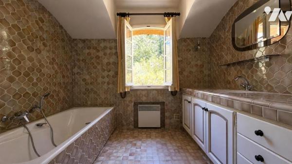 Le Muy – Villa provençale de plain-pied avec piscine et studio au Domaine Les Charles