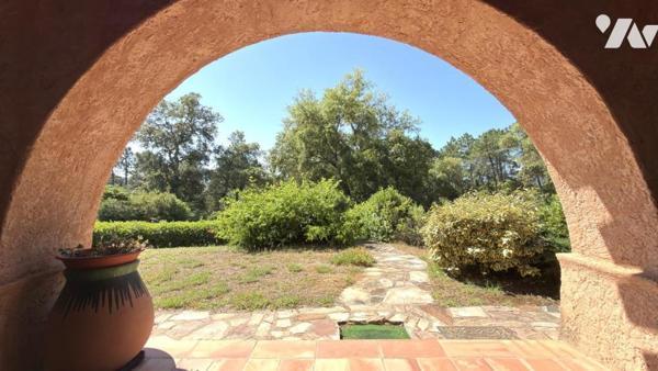 Le Muy – Villa provençale de plain-pied avec piscine et studio au Domaine Les Charles