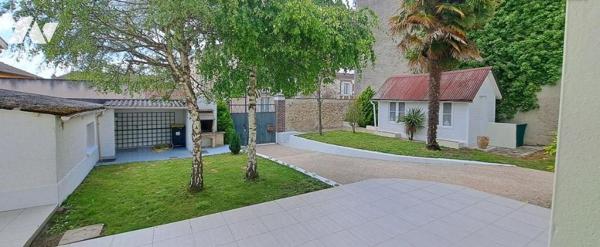 CHALONS EN CHAMPAGNE (51000) secteur des Ursuline, maison de type 6 avec jardin et garage 