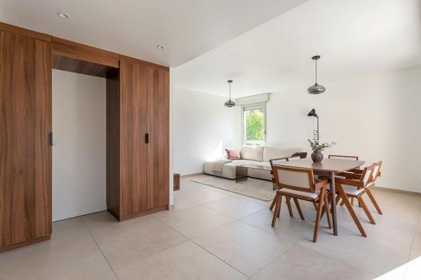 Appartement entièrement rénové avec terrasse et balcon