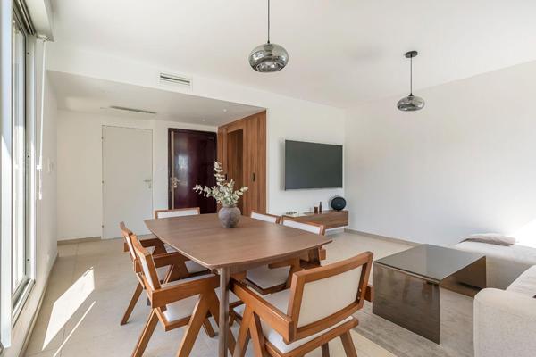Appartement entièrement rénové avec terrasse et balcon