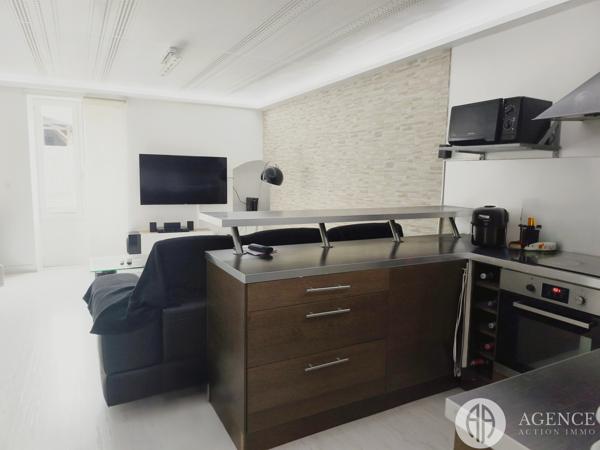 La Côte-Saint-André (38260) À La Côte-Saint-André, immeuble à revenus avec deux logements en vente