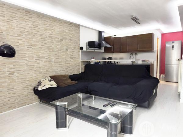 La Côte-Saint-André (38260) À La Côte-Saint-André, immeuble à revenus avec deux logements en vente