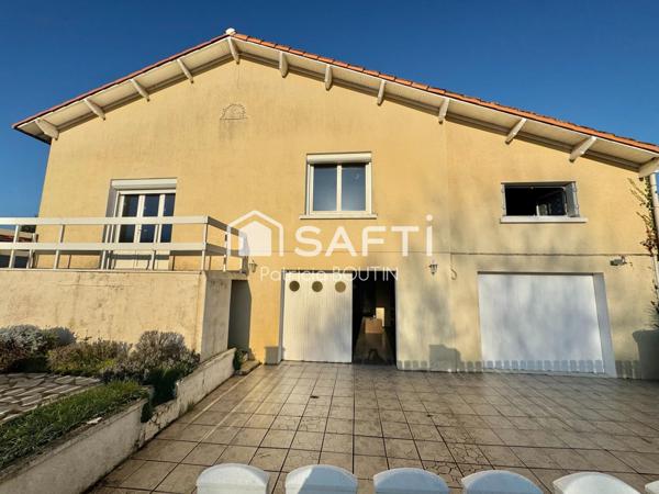 PAVILLON SUR SOUS SOL 3 CHAMBRES ET 3 GARAGES A COULON