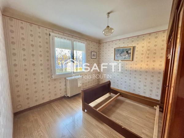 PAVILLON SUR SOUS SOL 3 CHAMBRES ET 3 GARAGES A COULON