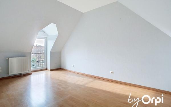 Maison à vendre    3 pièces • 61 m2 Commentry